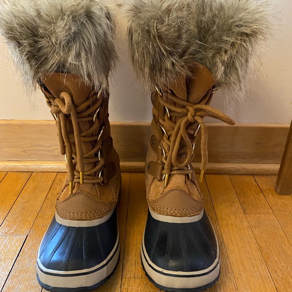 Sorel Joan of Arctic Boots - Picture 3 of 3